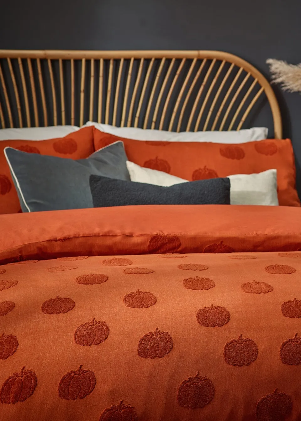 furn. Pumpkin Tufted 100% Cotton Duvet Cover Set