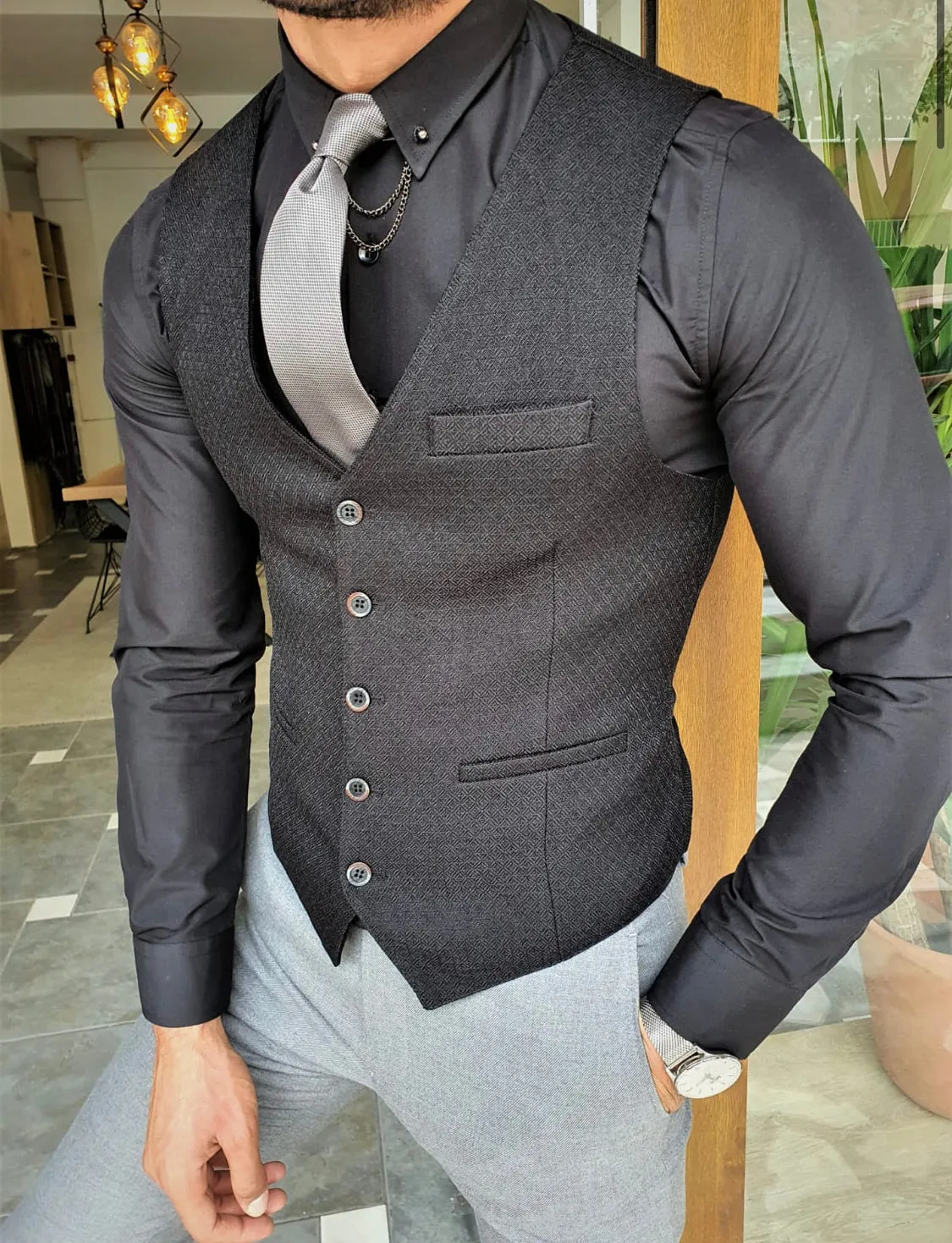 Garuzo Black Slim Fit Vest