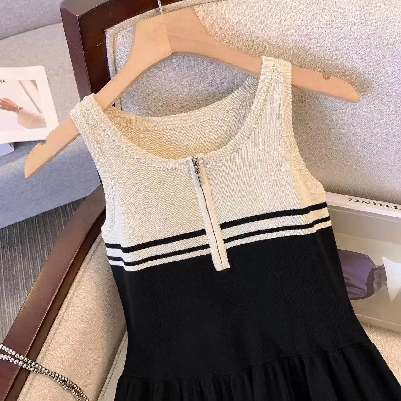 ins Hong Kong style striped sleeveless tank top women's summer gentle style little black skirt design pure desire zipper knitted