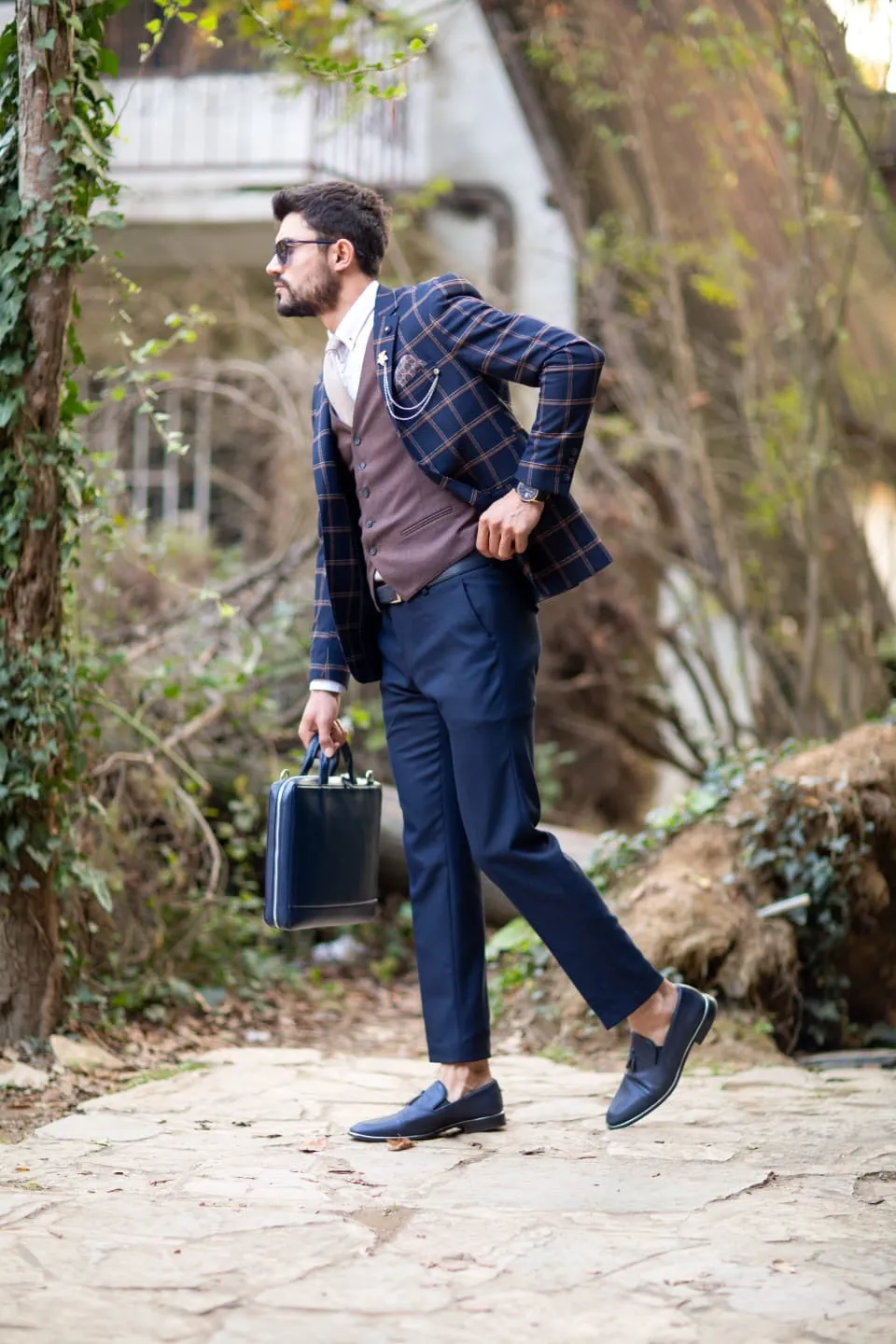 Konda Slim-Fit Plaid Suit Vest Navy Blue