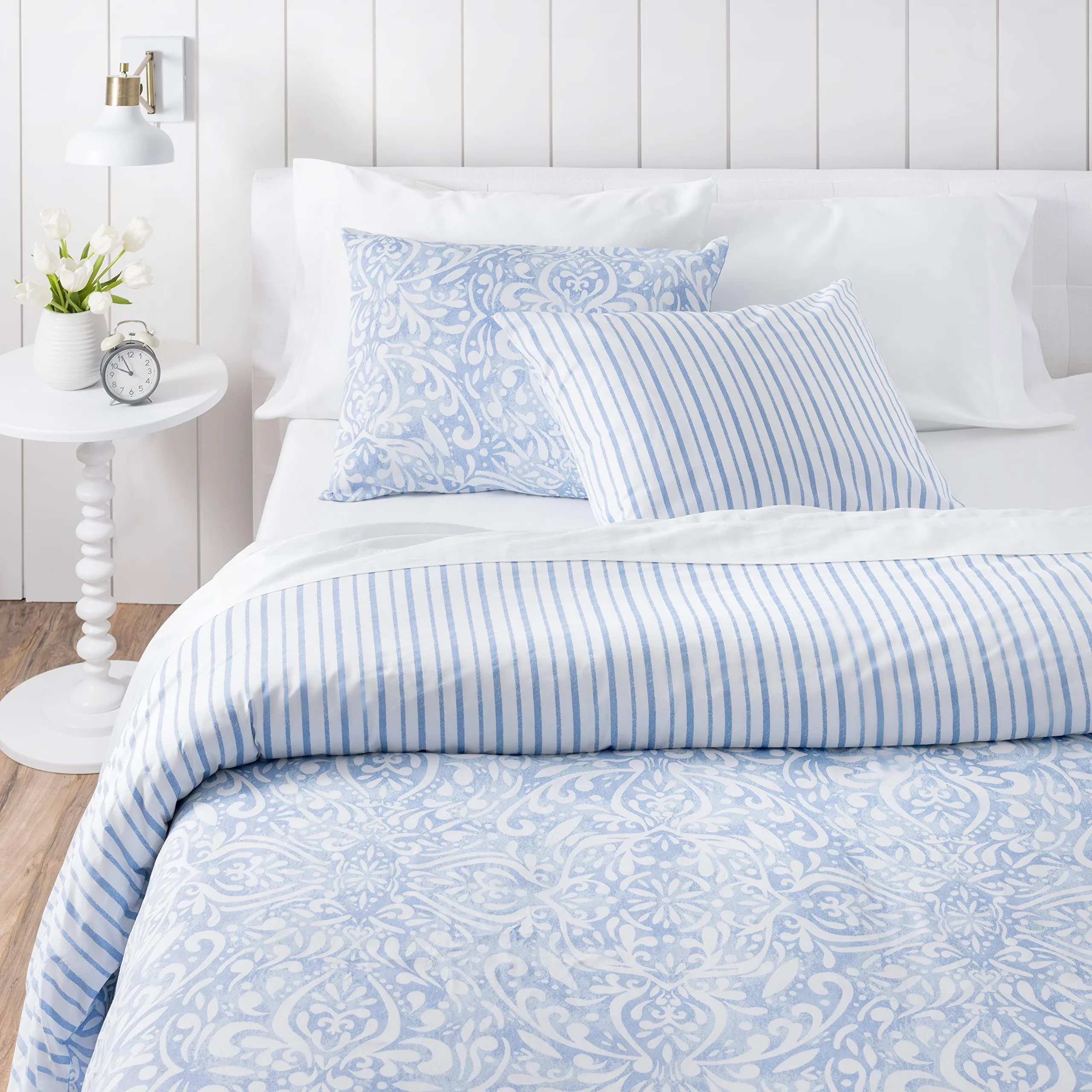 Martha Stewart Avery Medallion 3 Piece Duvet Cover Set (Blue - Queen)