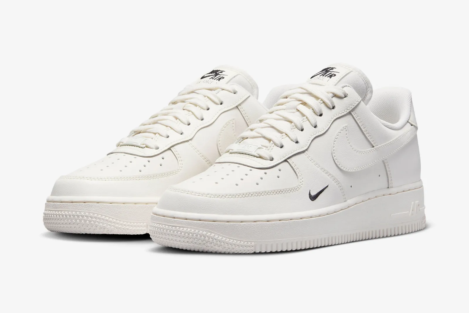 Nike Air Force 1 07 Essential Light Bone Sail Black HF1058-133