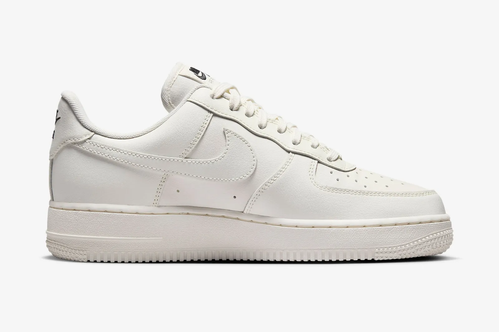 Nike Air Force 1 07 Essential Light Bone Sail Black HF1058-133