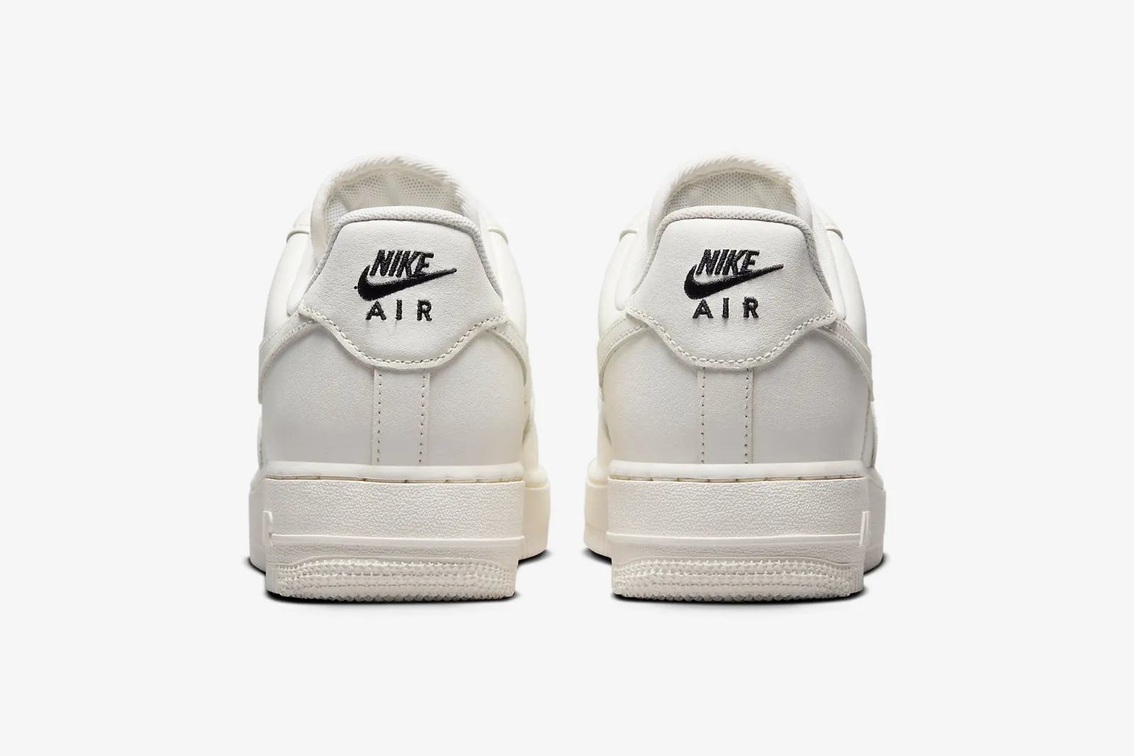 Nike Air Force 1 07 Essential Light Bone Sail Black HF1058-133