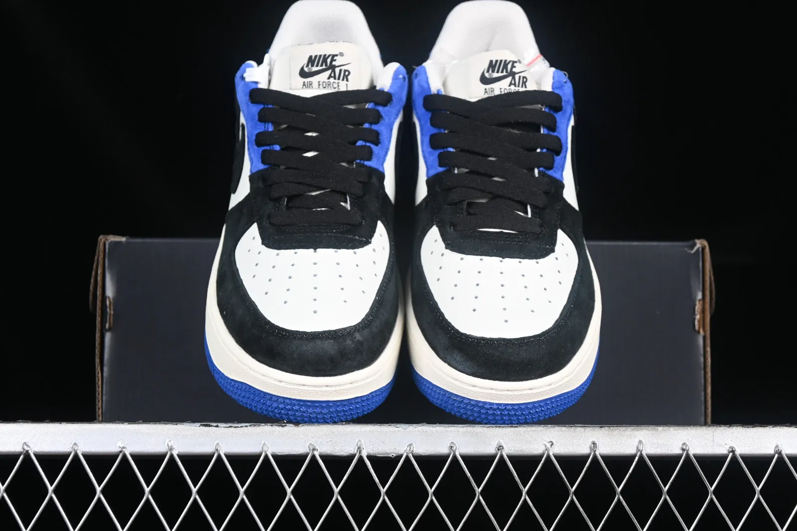 Nike Air Force 1 07 Low Blue Black White AV0383-231