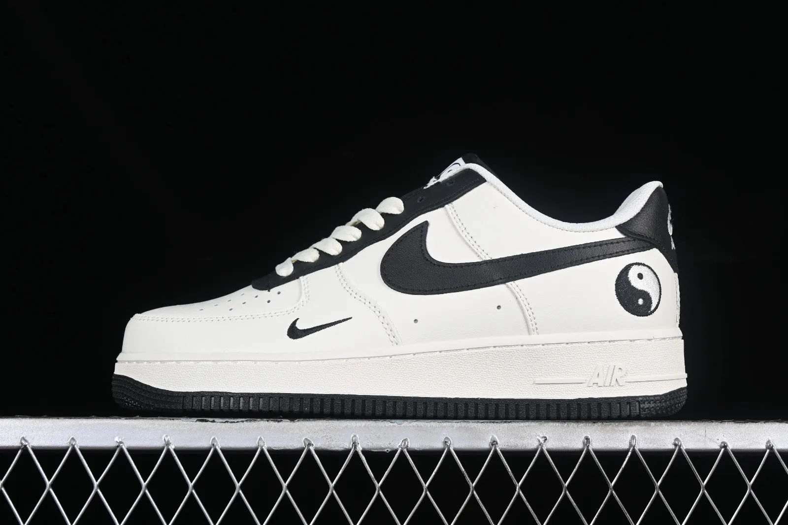 Nike Air Force 1 07 Low Off White Black BG-110711