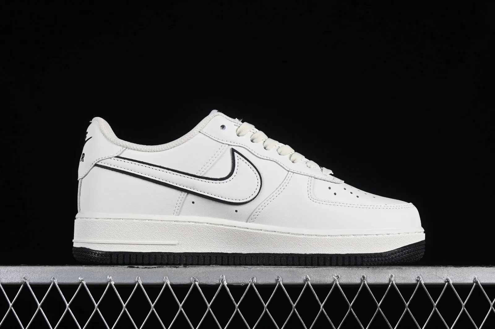 Nike Air Force 1 07 Low Off White Black DZ2799-121