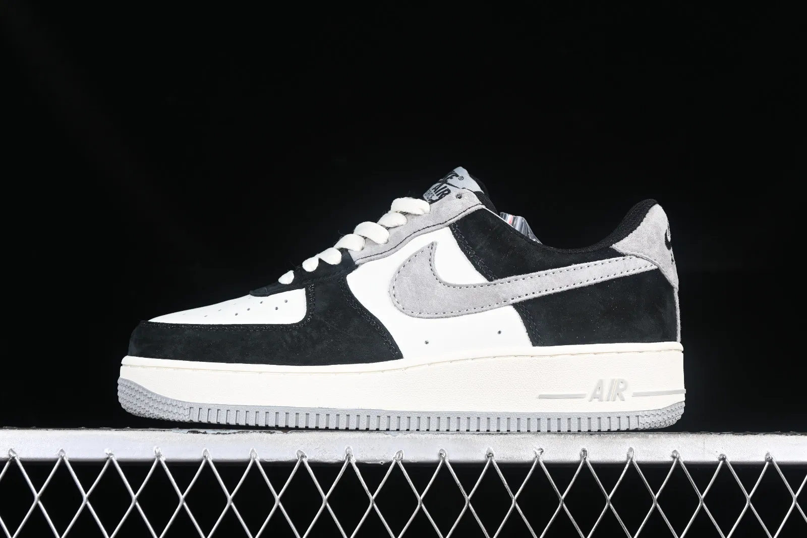 Nike Air Force 1 07 Low Suede Black White Grey AV0383-233