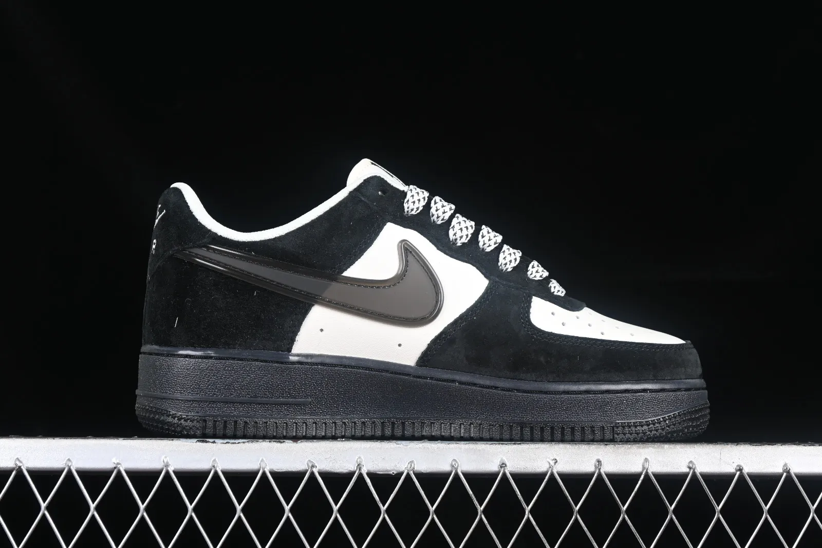 Nike Air Force 1 07 Low Suede Black White XD5696-631