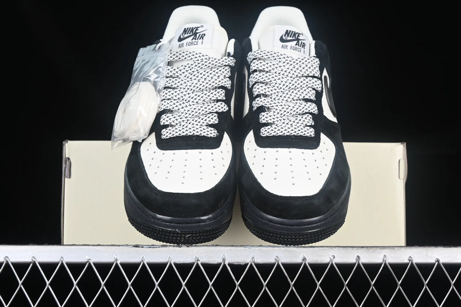 Nike Air Force 1 07 Low Suede Black White XD5696-631