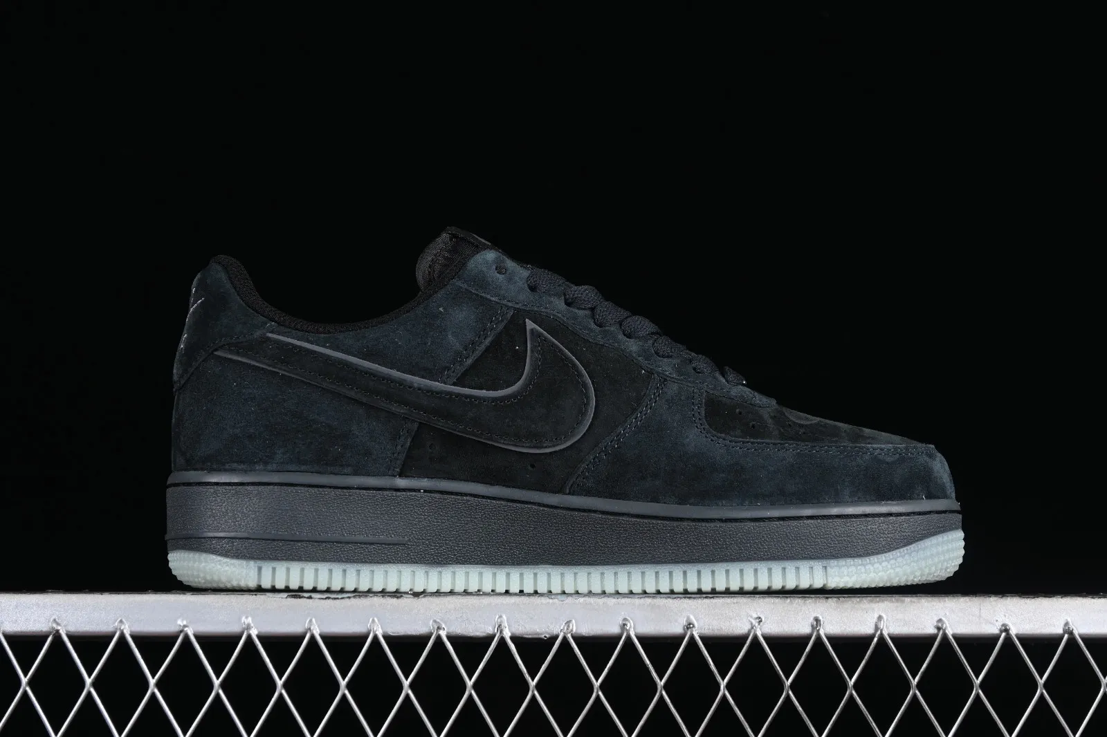 Nike Air Force 1 07 Low Suede Black XT7138-101