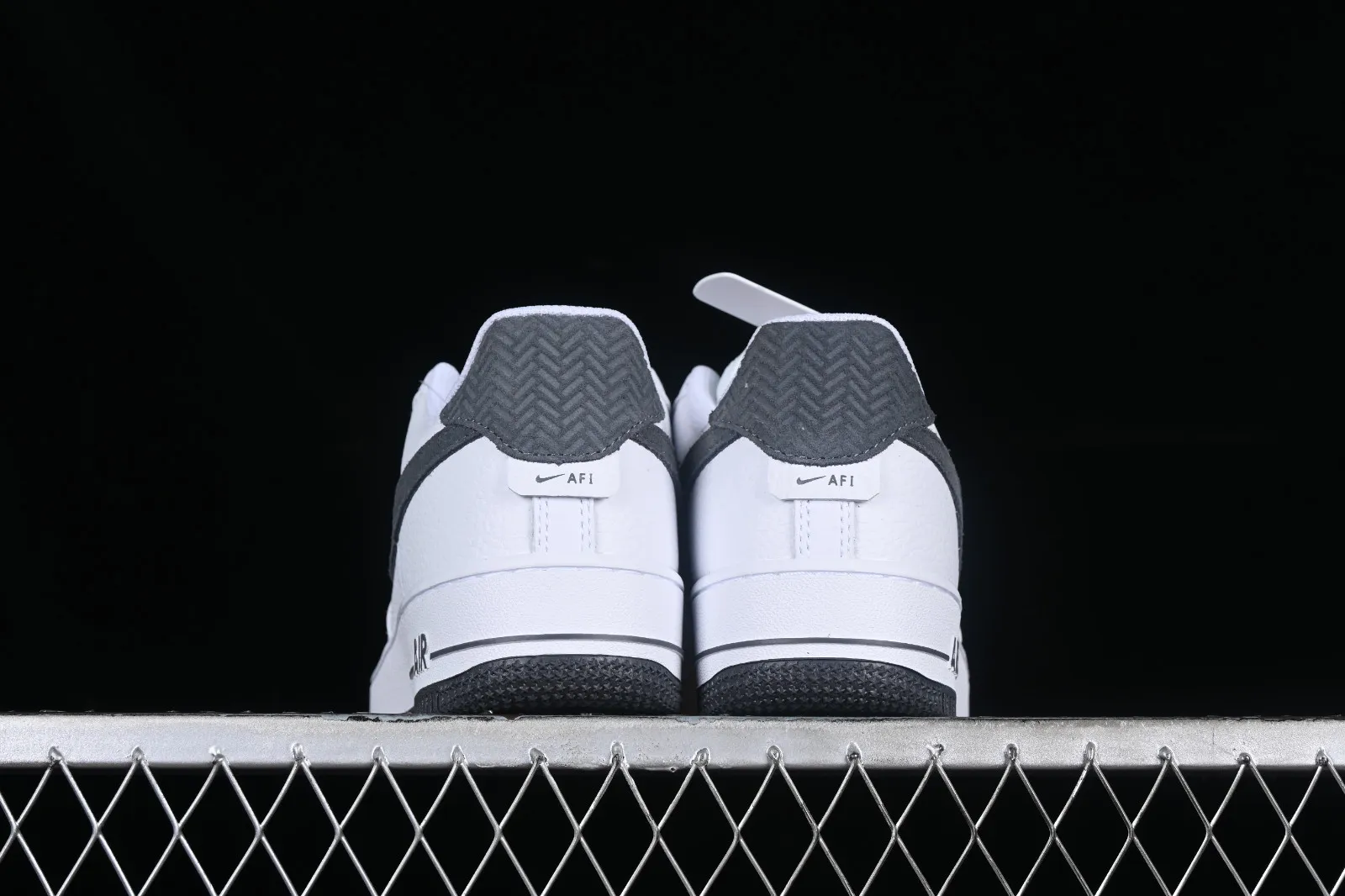 Nike Air Force 1 07 Low White Dark Grey CN2873-109