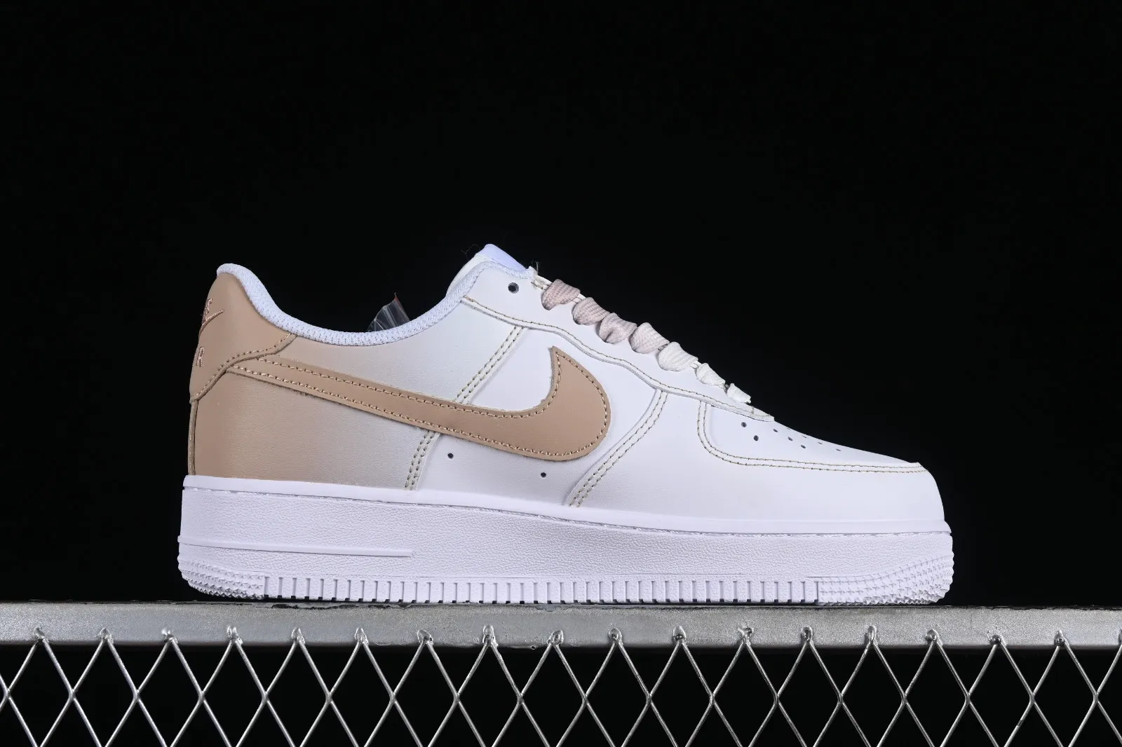 Nike Air Force 1 07 Low White Yellow FN0366-104