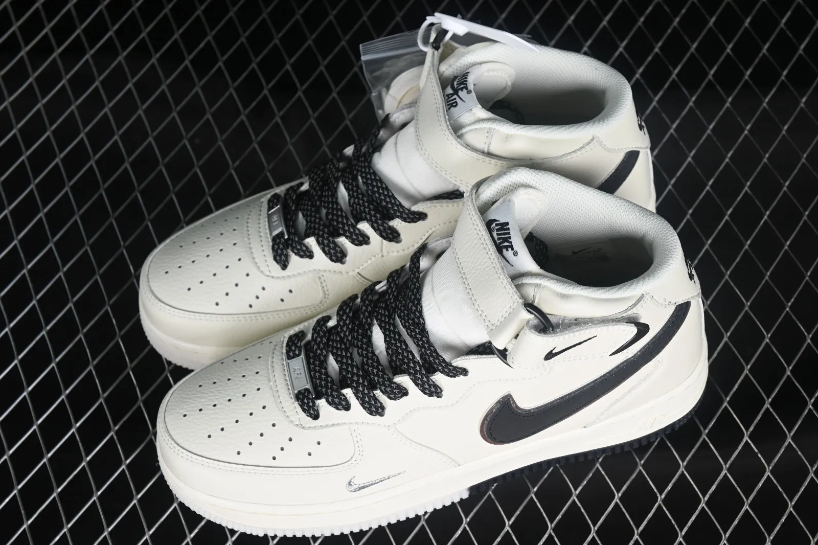 Nike Air Force 1 07 Mid Off White Black XL0236-236