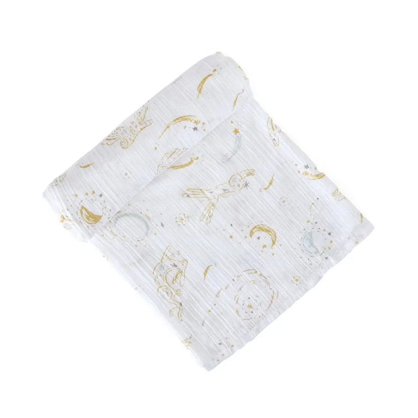 Pehr Swaddle Blanket in Moondance