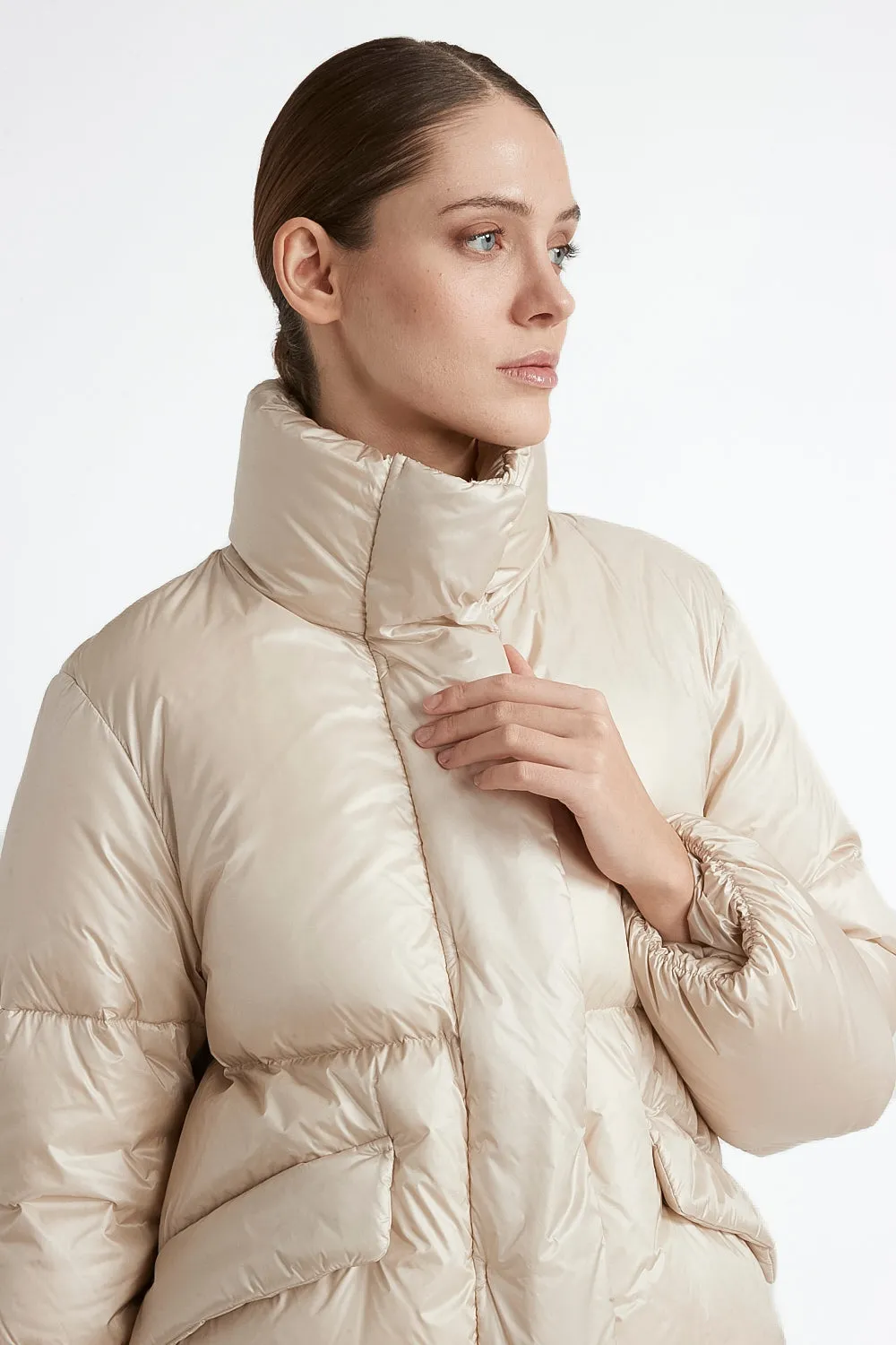 Short goose down jacket