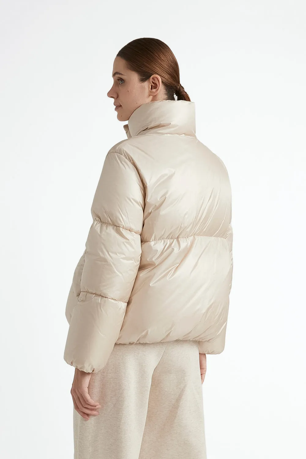 Short goose down jacket