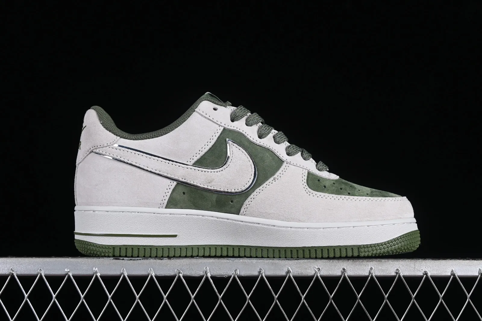 Supreme x Nike Air Force 1 07 Low Suede Grey Green ME2392-106