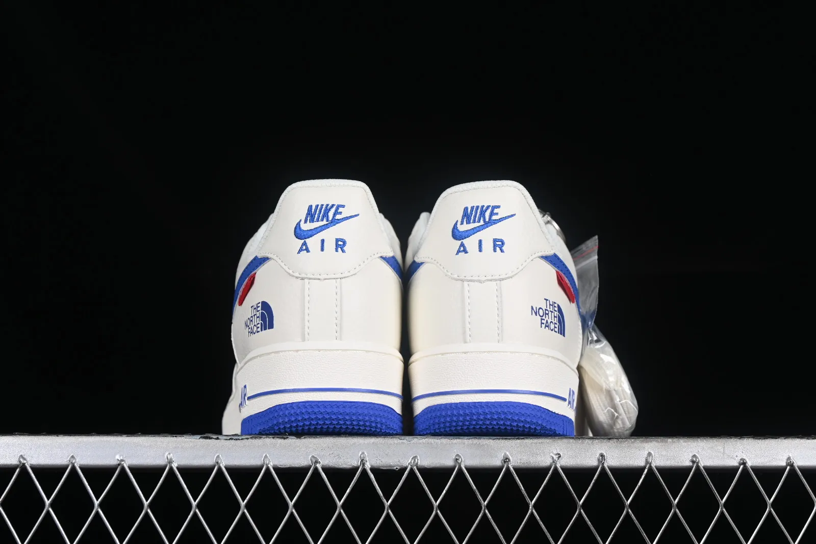 Supreme x The North Face x Nike Air Force 1 07 Low White Blue SU2305-003