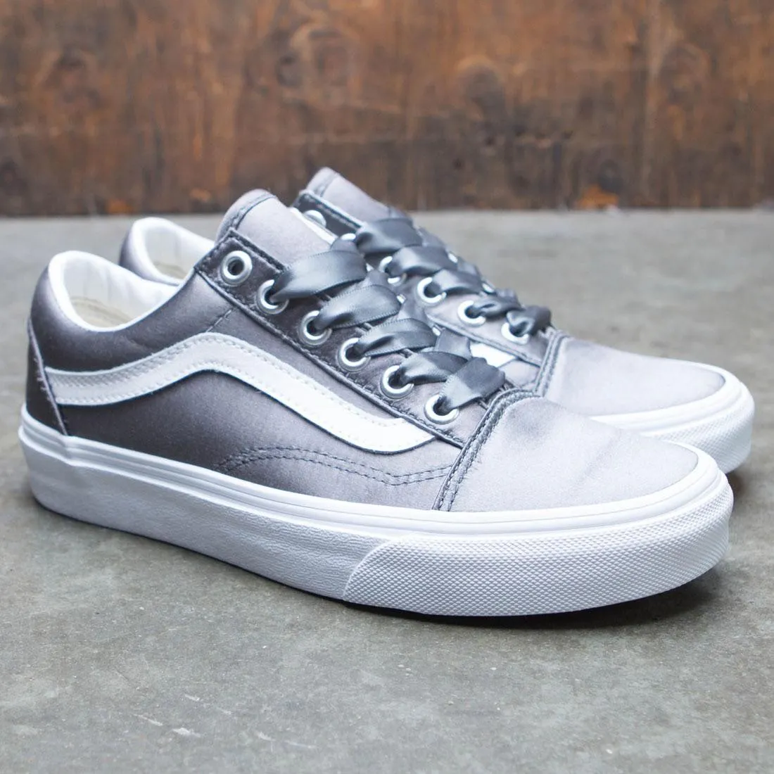 Vans Women Old Skool Satin Lux (gray)